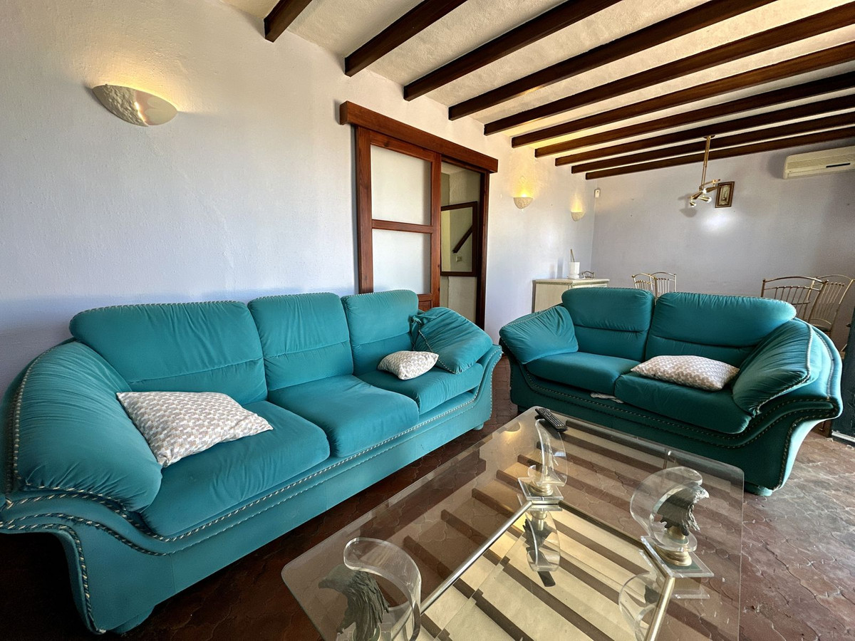 Villa for sale in Benalmadena