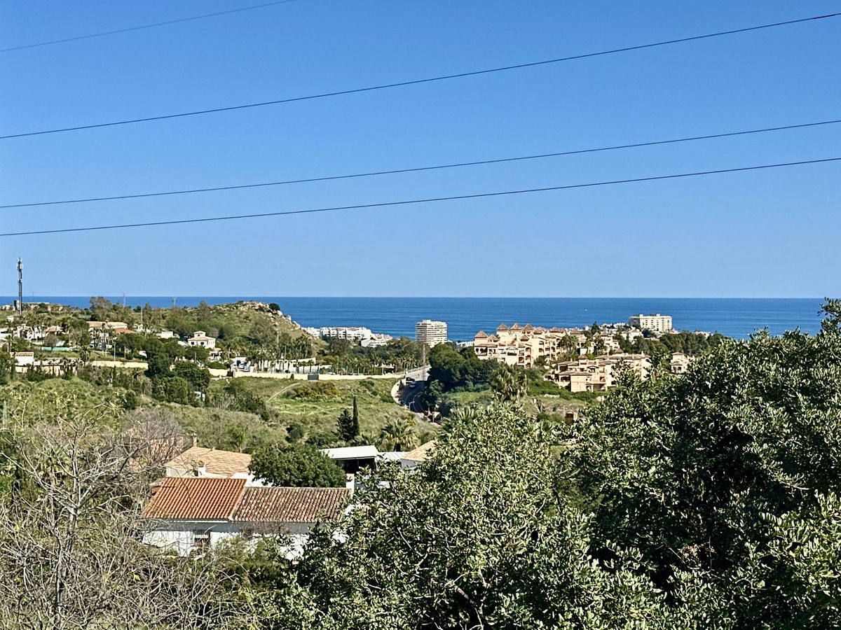 Villa for sale in Benalmadena