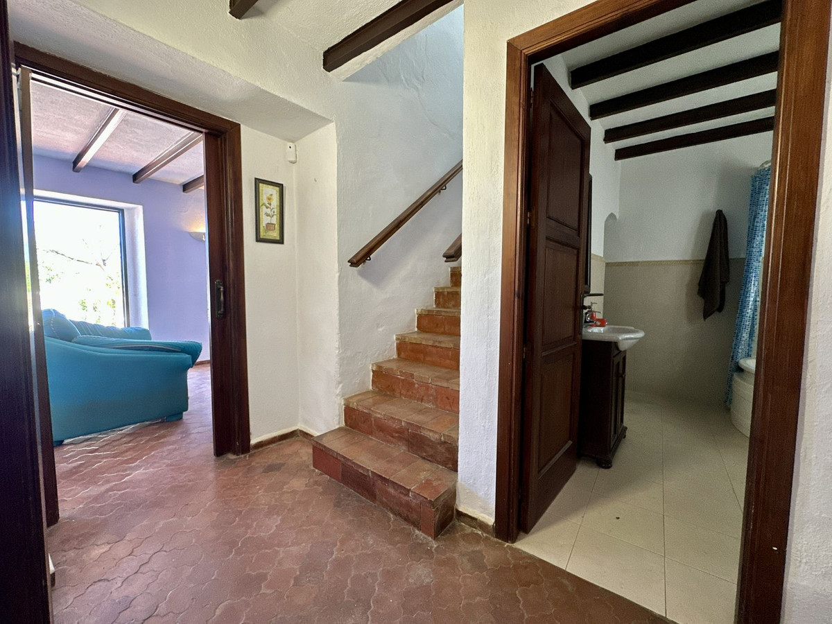 Villa for sale in Benalmadena