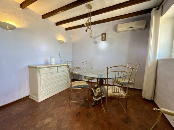 Villa for sale in Benalmadena