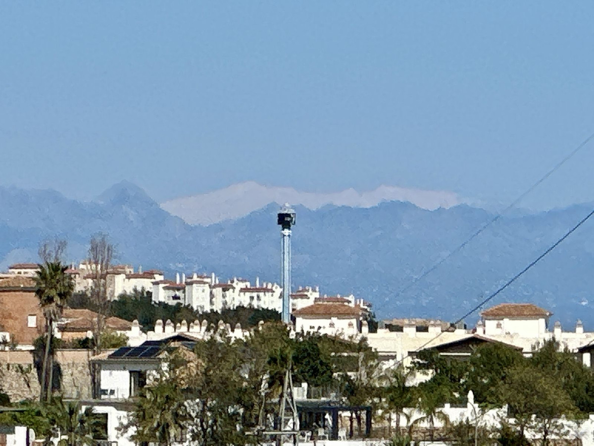 Villa for sale in Benalmadena