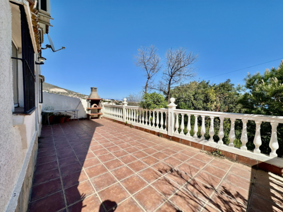 Villa for sale in Benalmadena