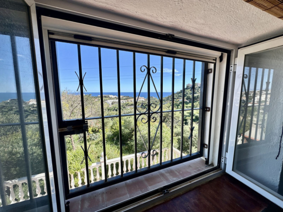 Villa for sale in Benalmadena