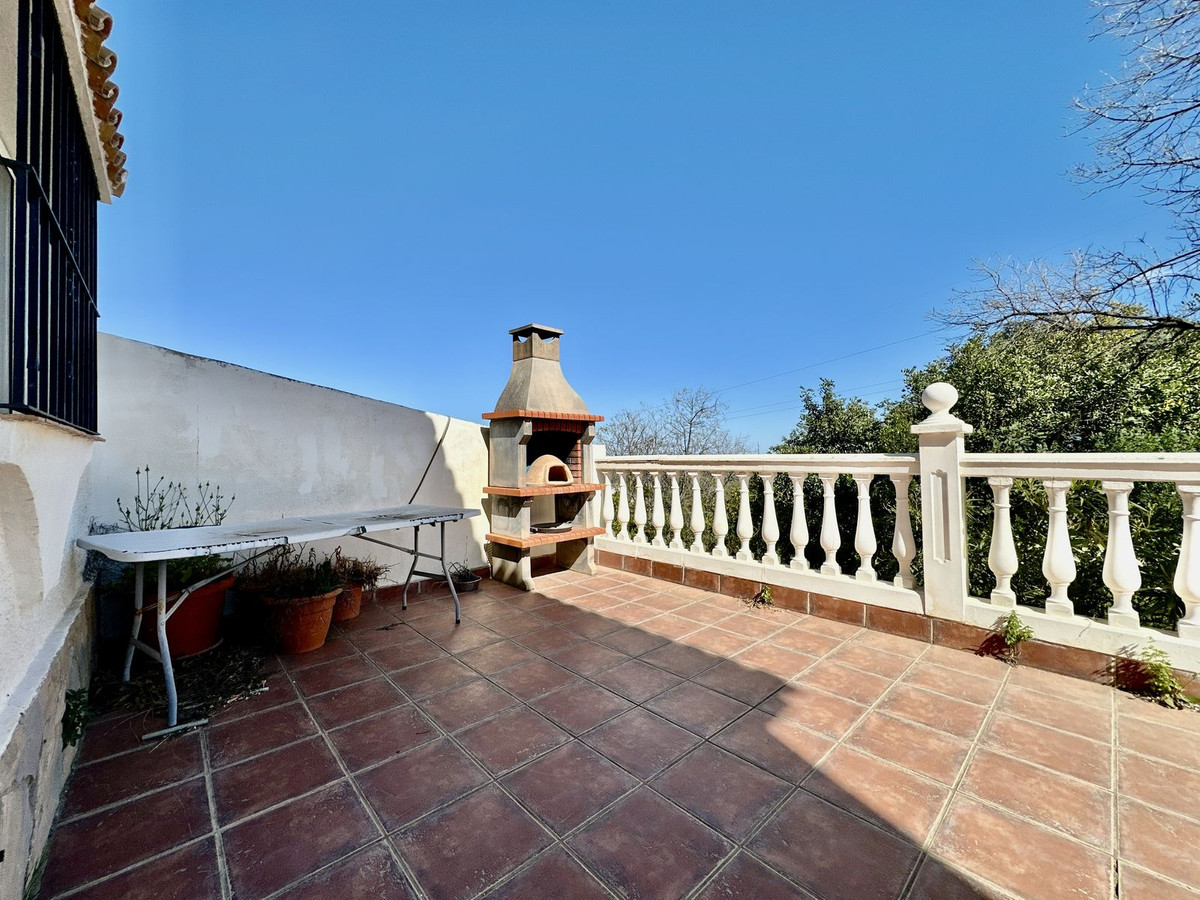 Villa for sale in Benalmadena