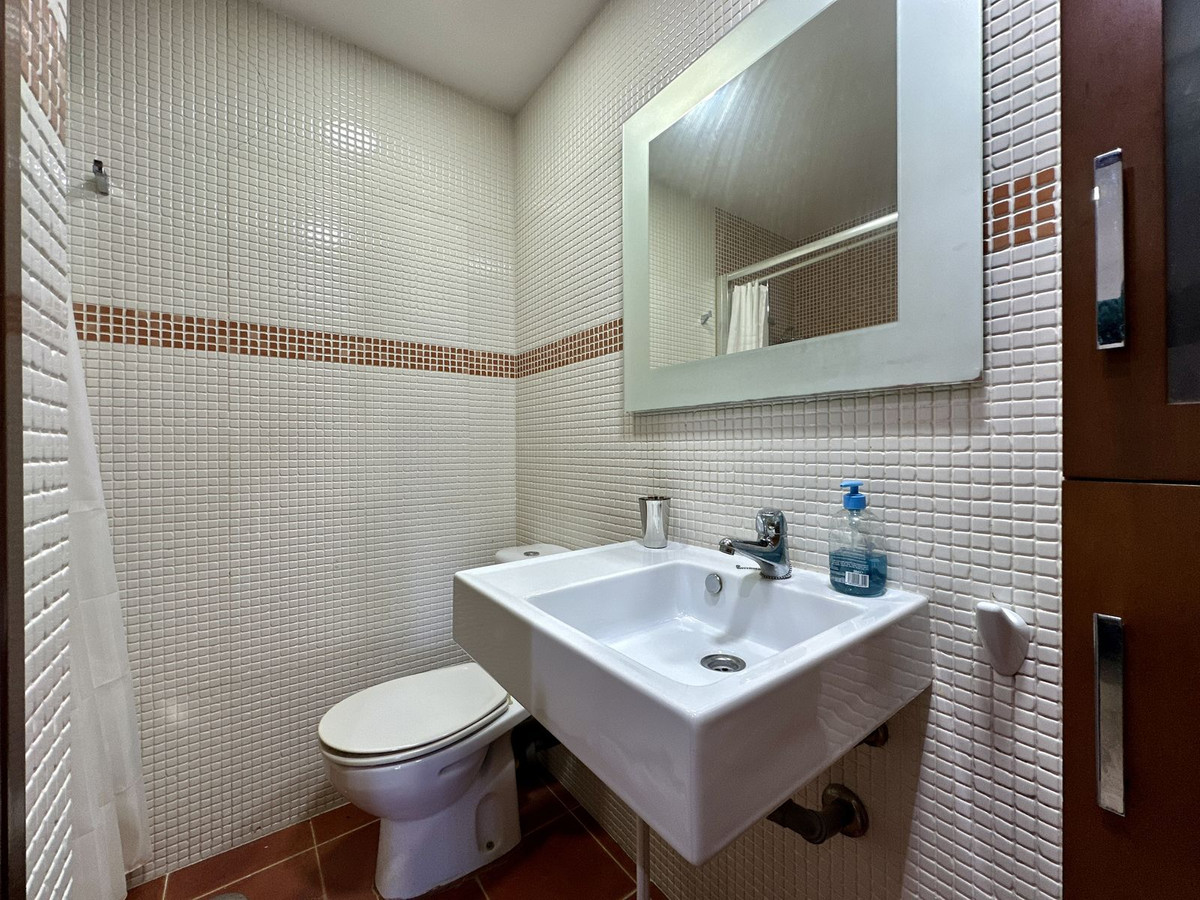 Villa for sale in Benalmadena