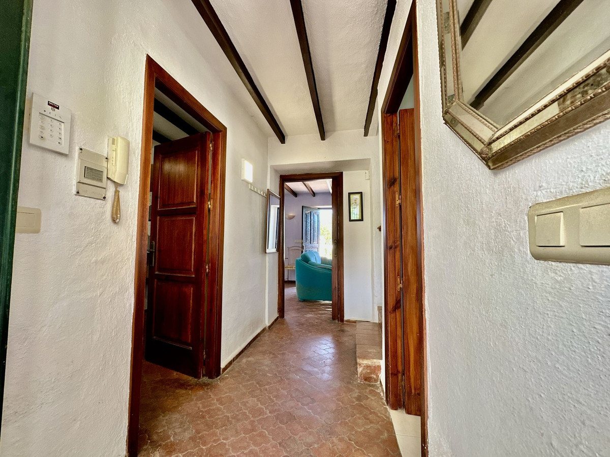 Villa for sale in Benalmadena