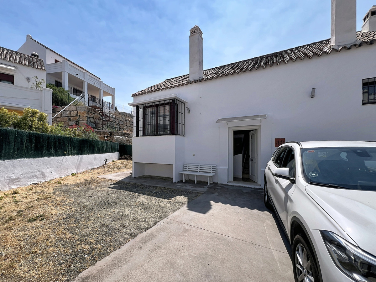 Villa for sale in Casares