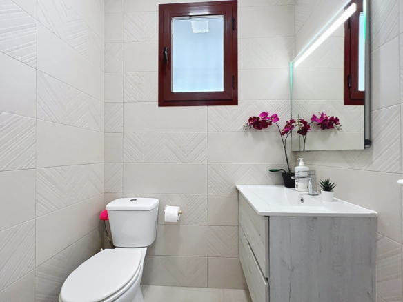 Villa for sale in Casares
