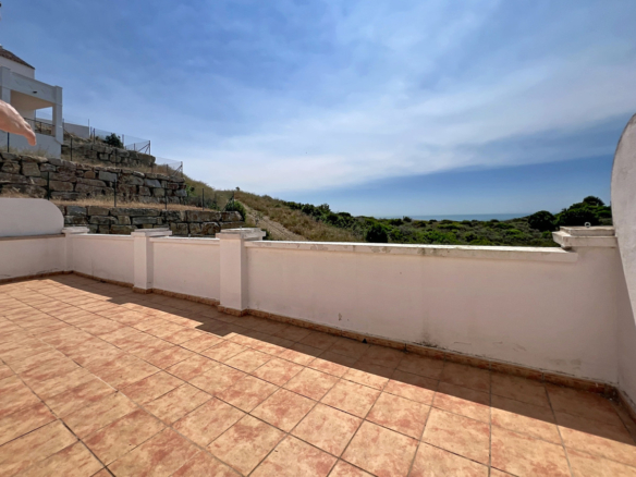 Villa for sale in Casares