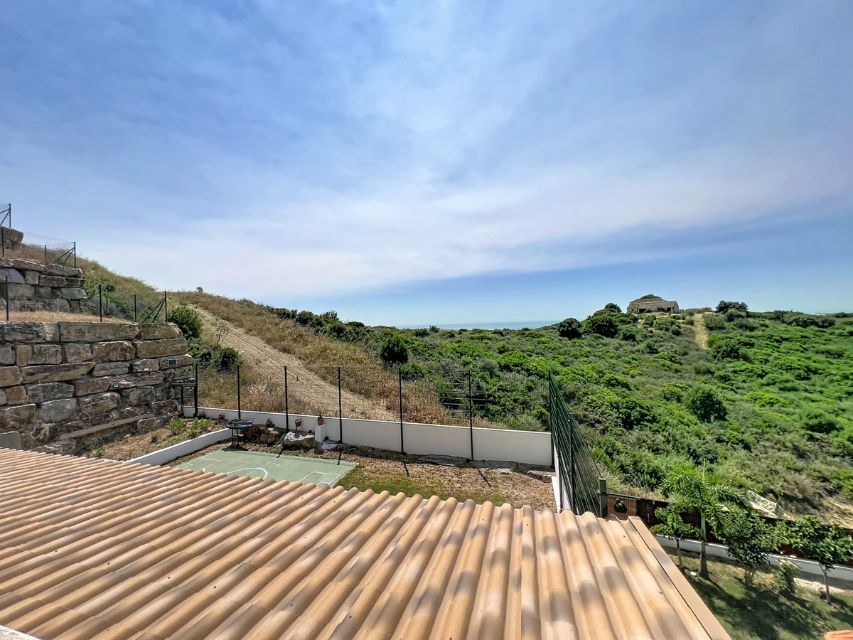Villa for sale in Casares