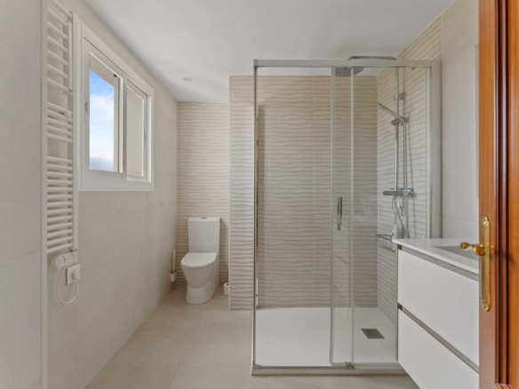 Villa for sale in Coín