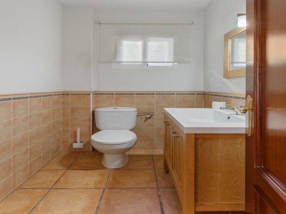 Villa for sale in Coín