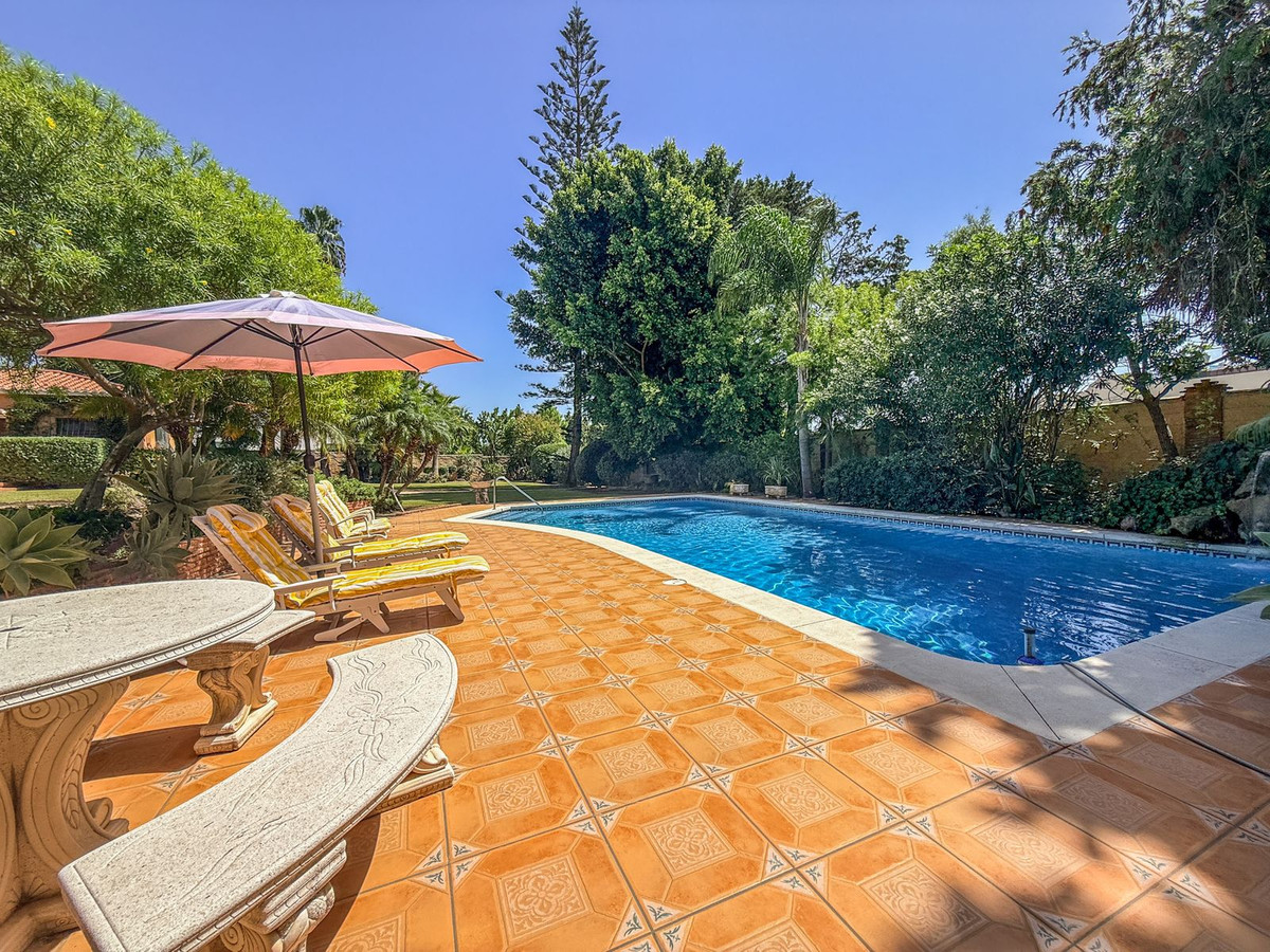 Villa for sale in El Paraiso