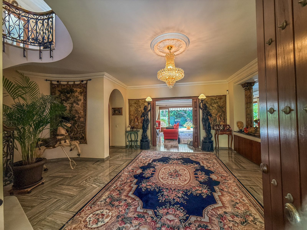 Villa for sale in El Paraiso