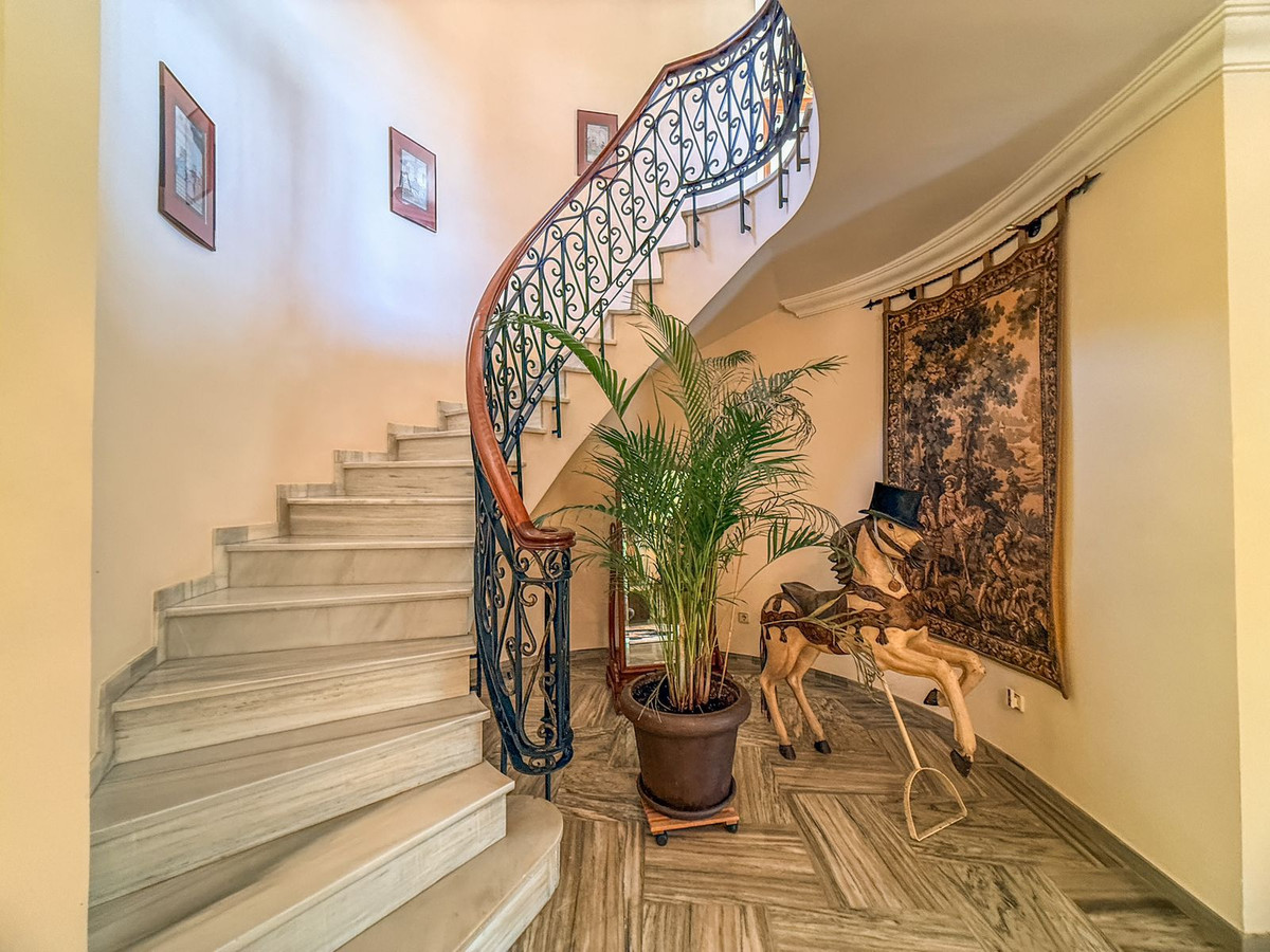 Villa for sale in El Paraiso
