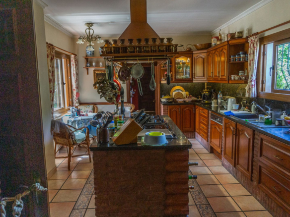 Villa for sale in El Paraiso