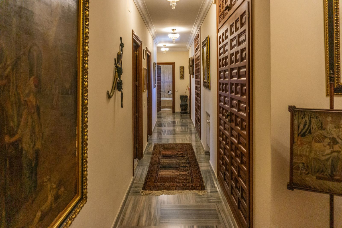 Villa for sale in El Paraiso