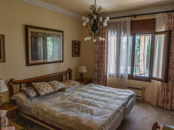 Villa for sale in El Paraiso