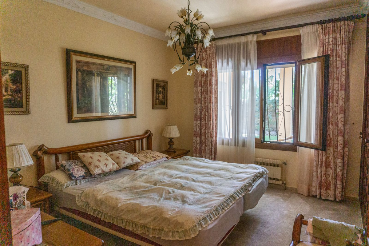 Villa for sale in El Paraiso