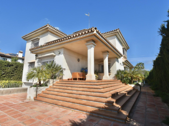 Villa for sale in Estacion de Cartama
