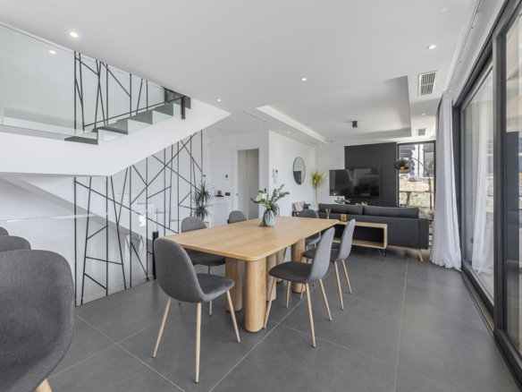 Villa for sale in Estepona