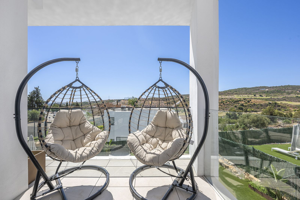Villa for sale in Estepona