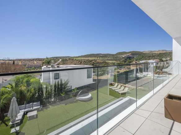 Villa for sale in Estepona