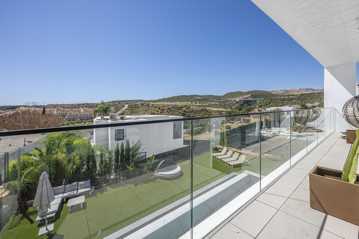 Villa for sale in Estepona