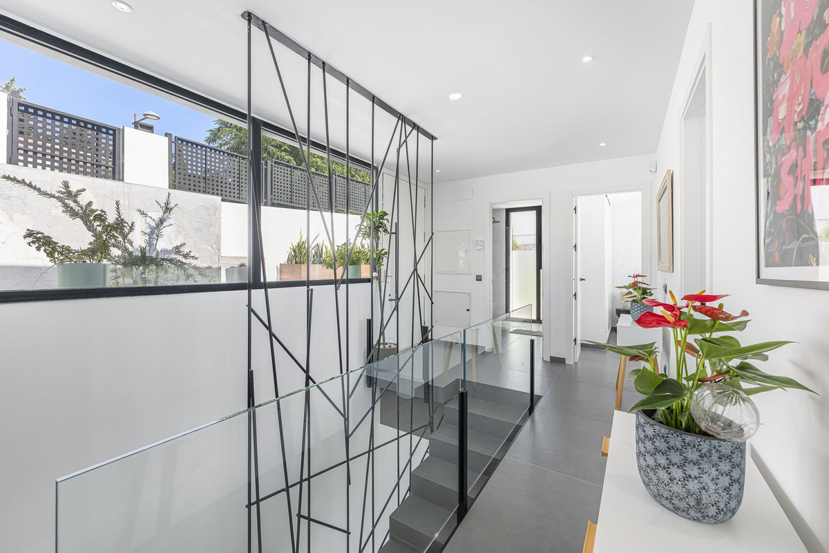 Villa for sale in Estepona