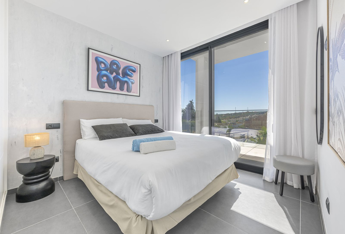 Villa for sale in Estepona