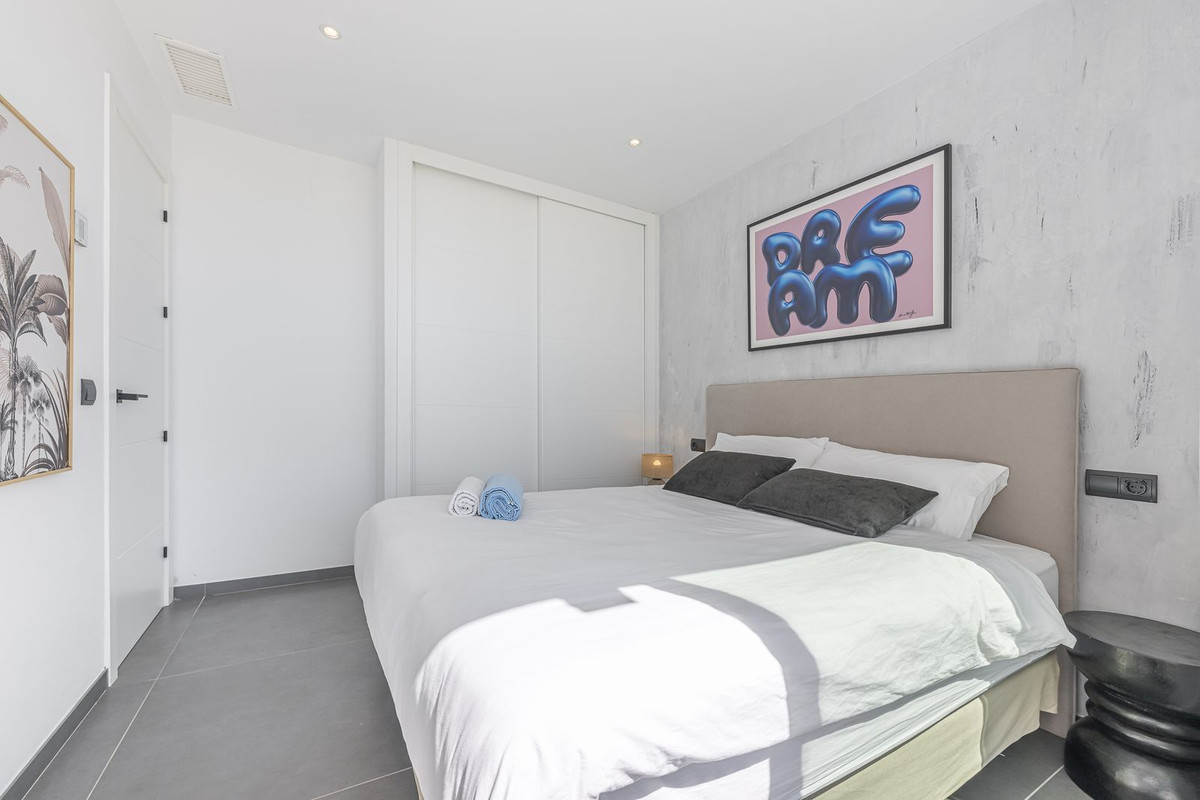 Villa for sale in Estepona