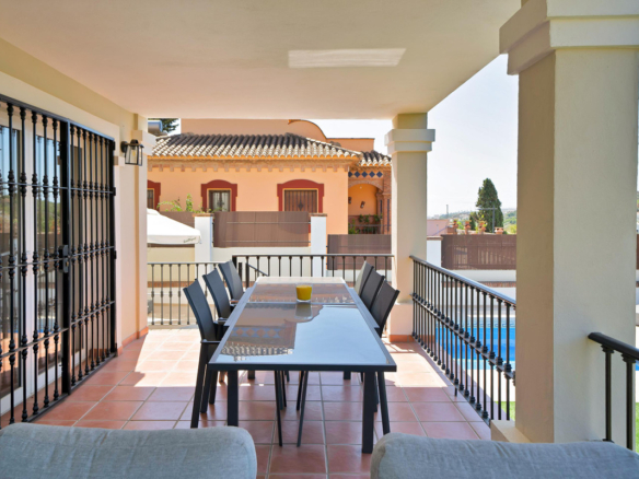 Villa for sale in Estepona