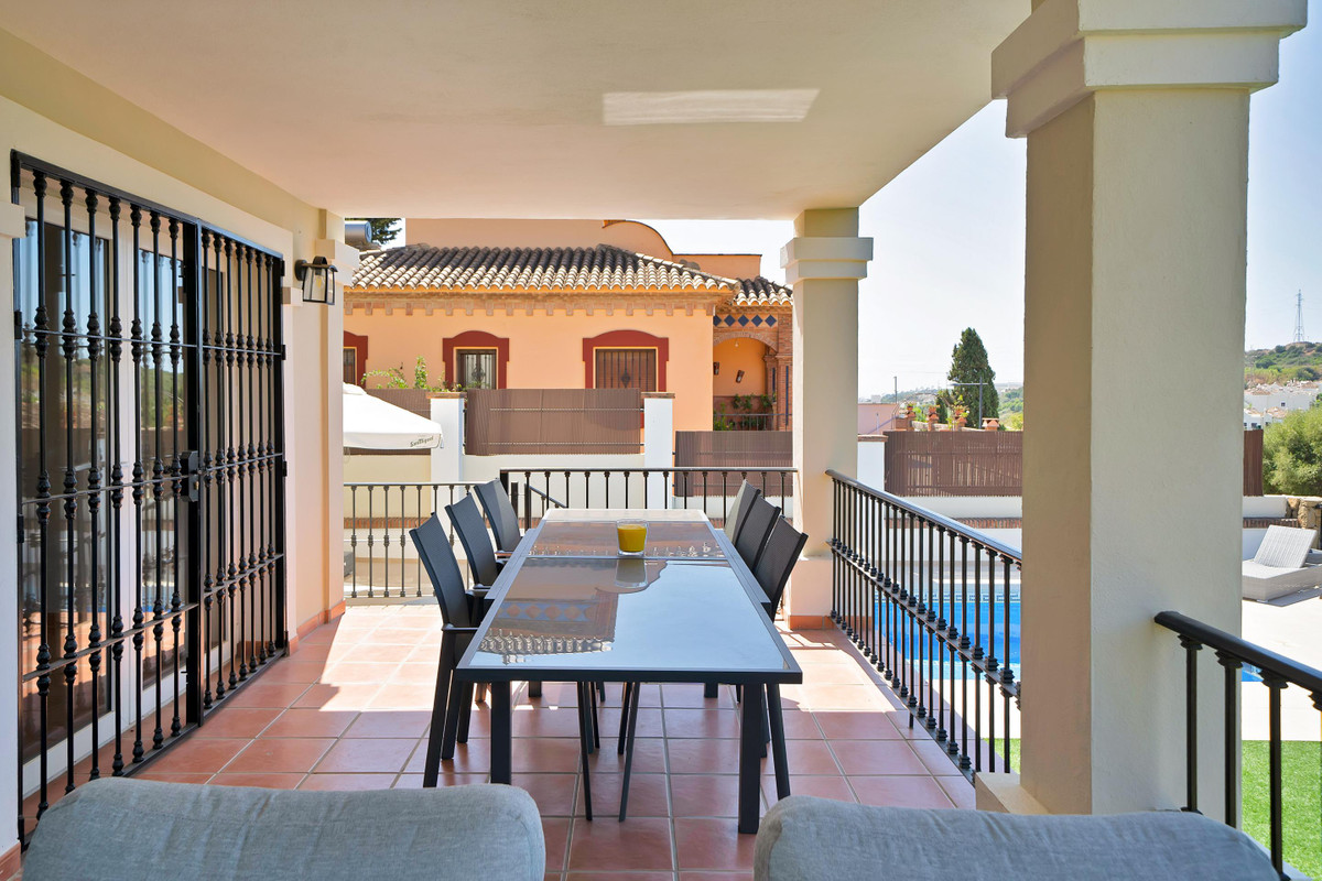 Villa for sale in Estepona