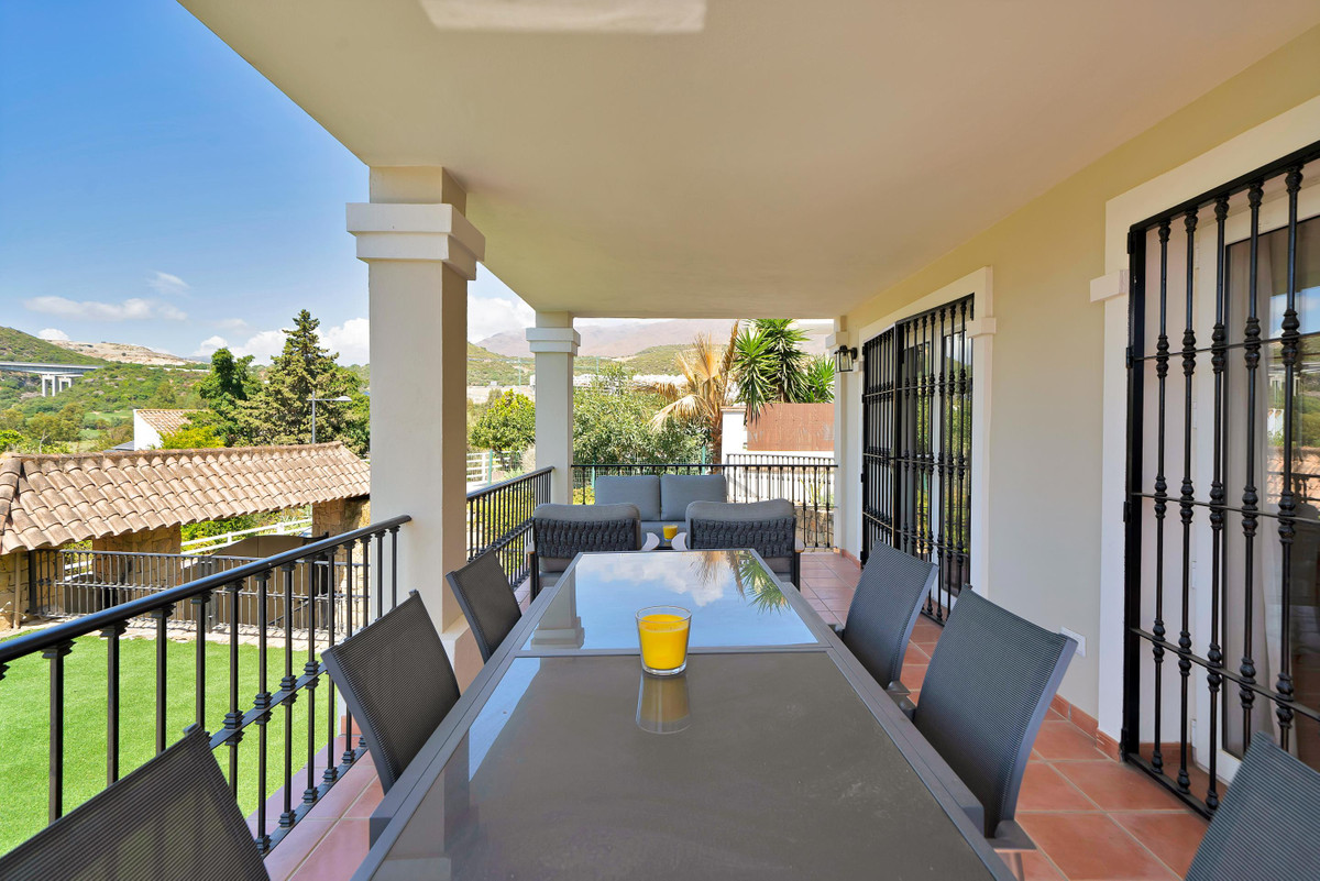 Villa for sale in Estepona