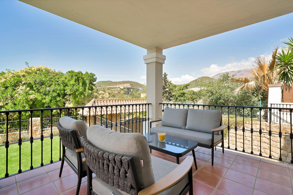 Villa for sale in Estepona