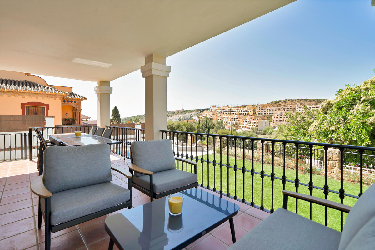 Villa for sale in Estepona
