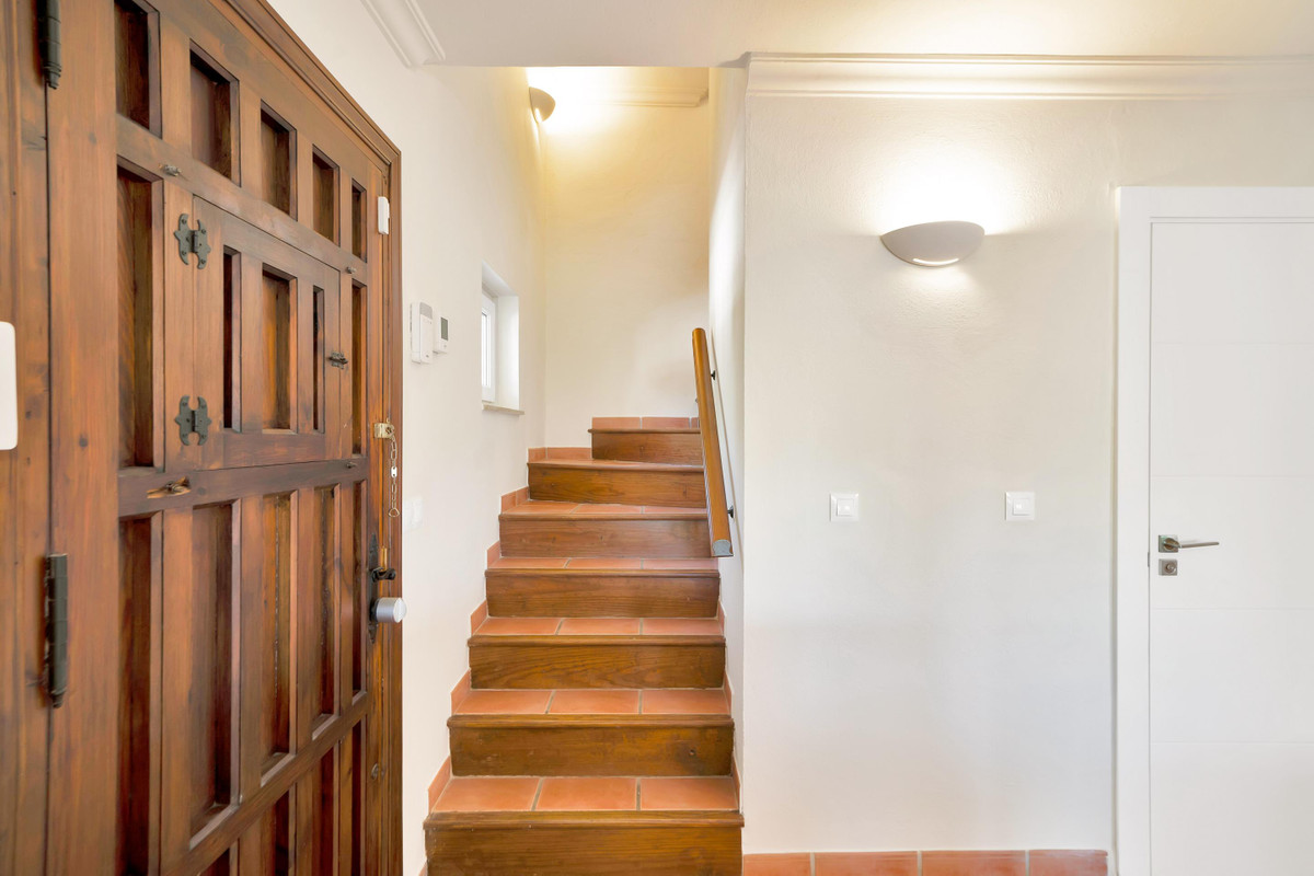 Villa for sale in Estepona