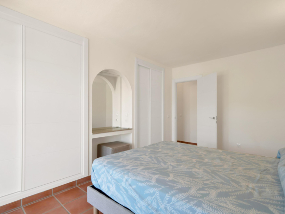 Villa for sale in Estepona