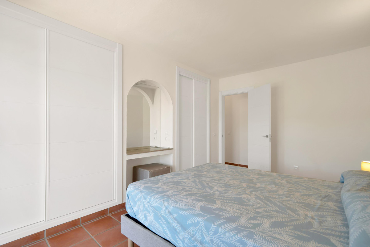 Villa for sale in Estepona