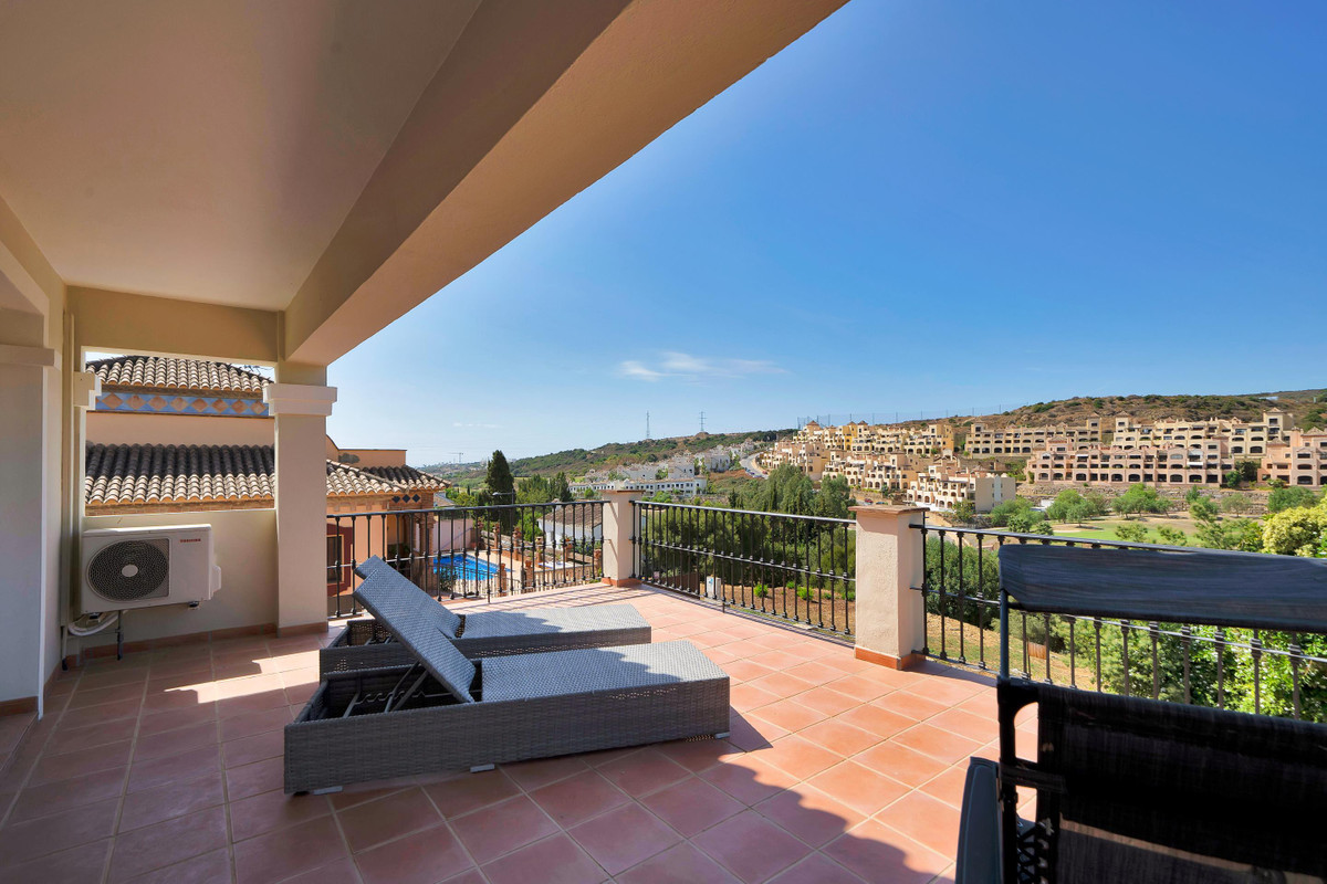 Villa for sale in Estepona