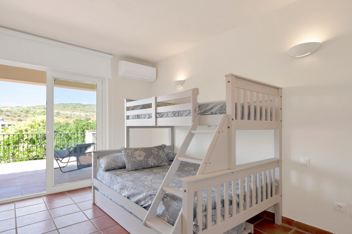 Villa for sale in Estepona