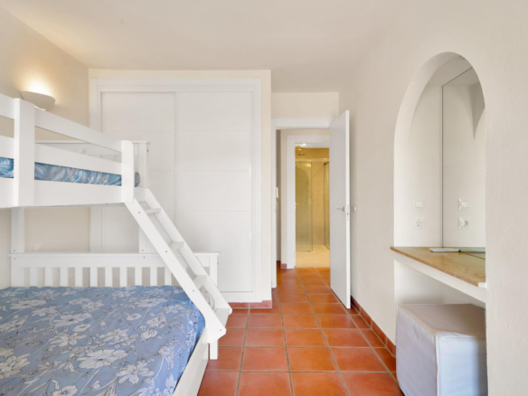 Villa for sale in Estepona