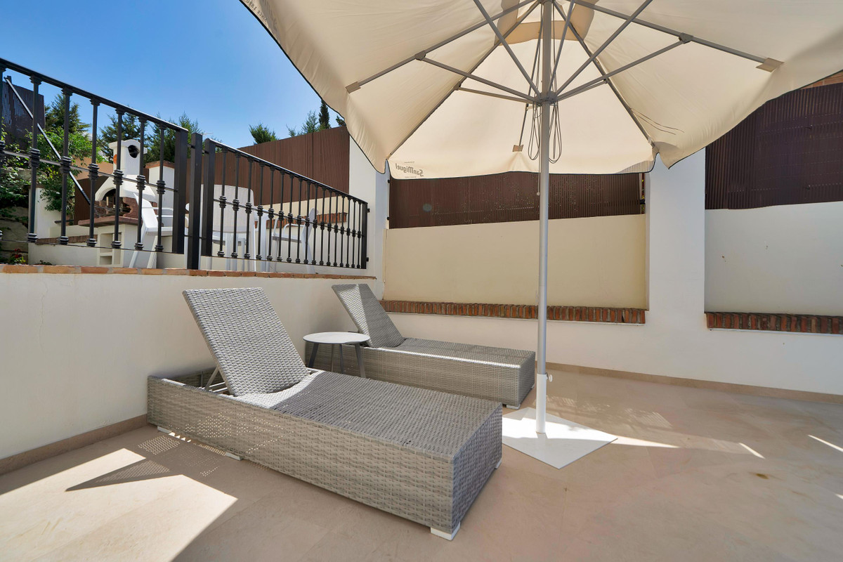 Villa for sale in Estepona