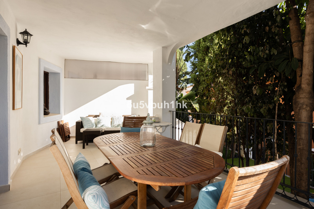 Villa for sale in Estepona