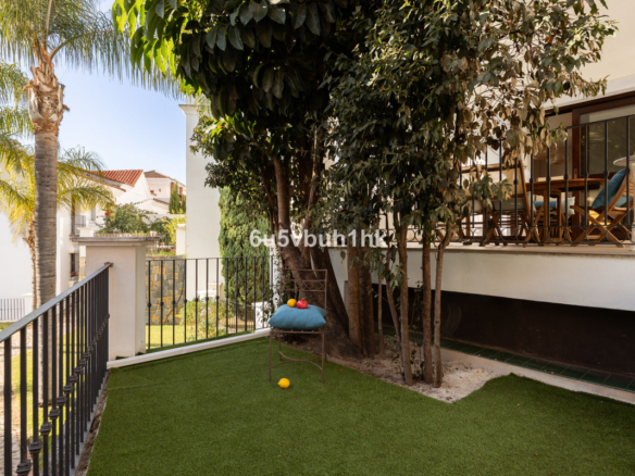 Villa for sale in Estepona