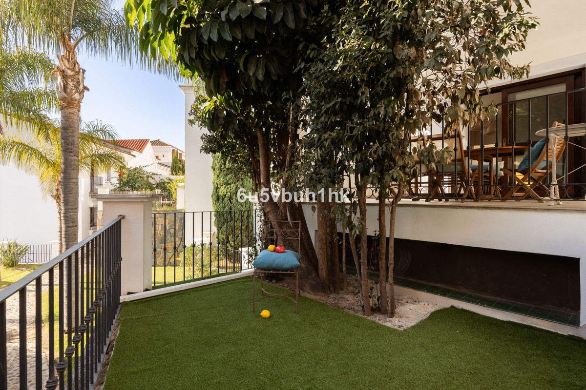 Villa for sale in Estepona