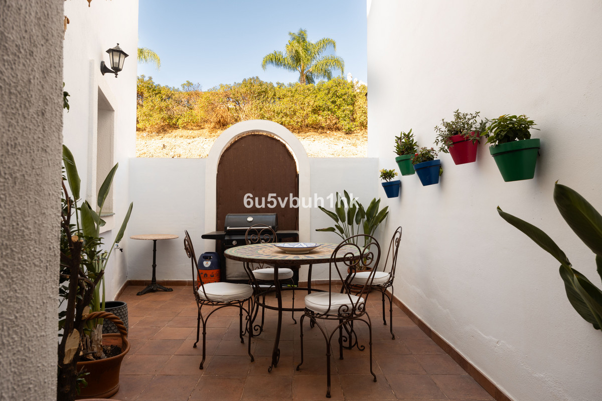 Villa for sale in Estepona