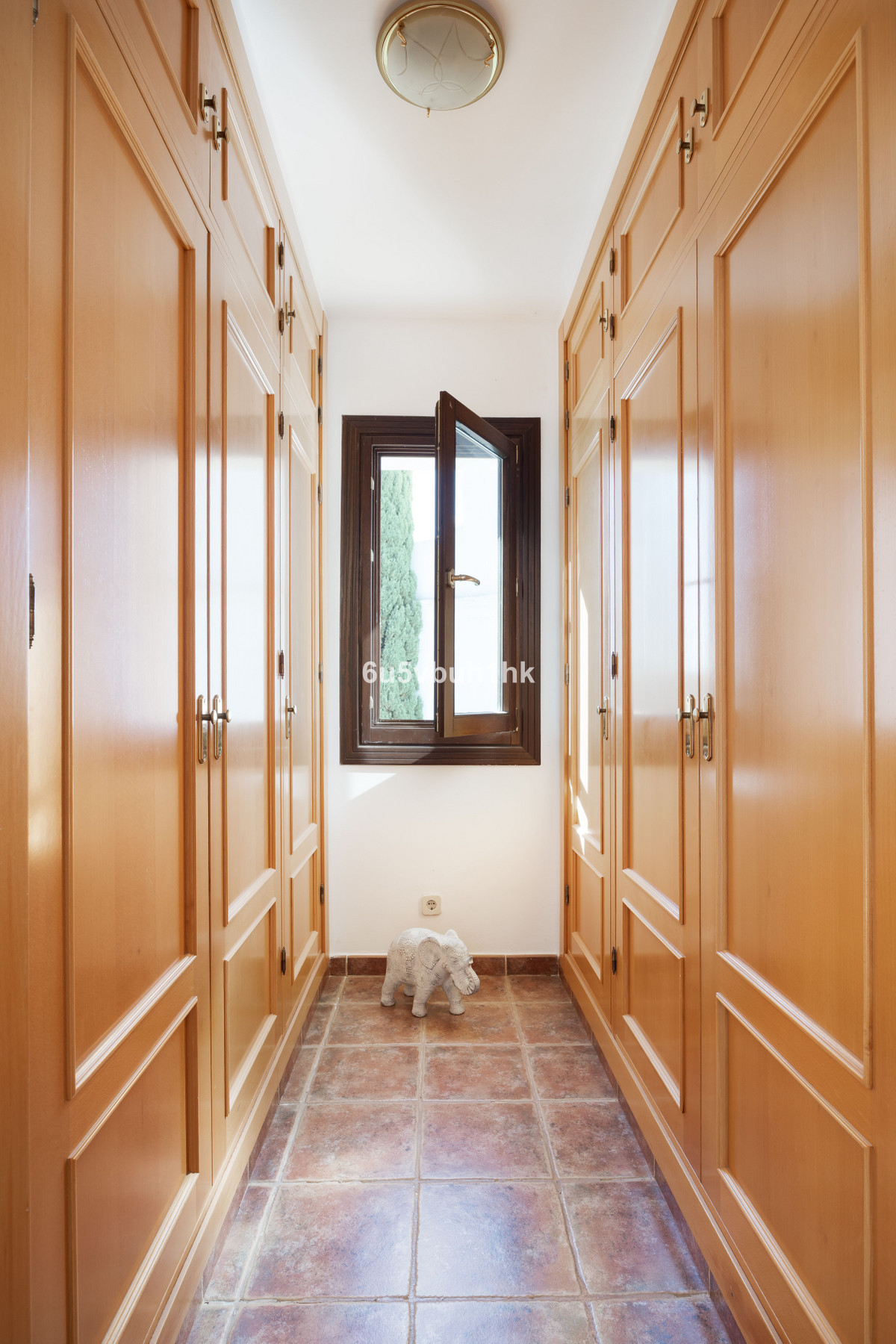 Villa for sale in Estepona