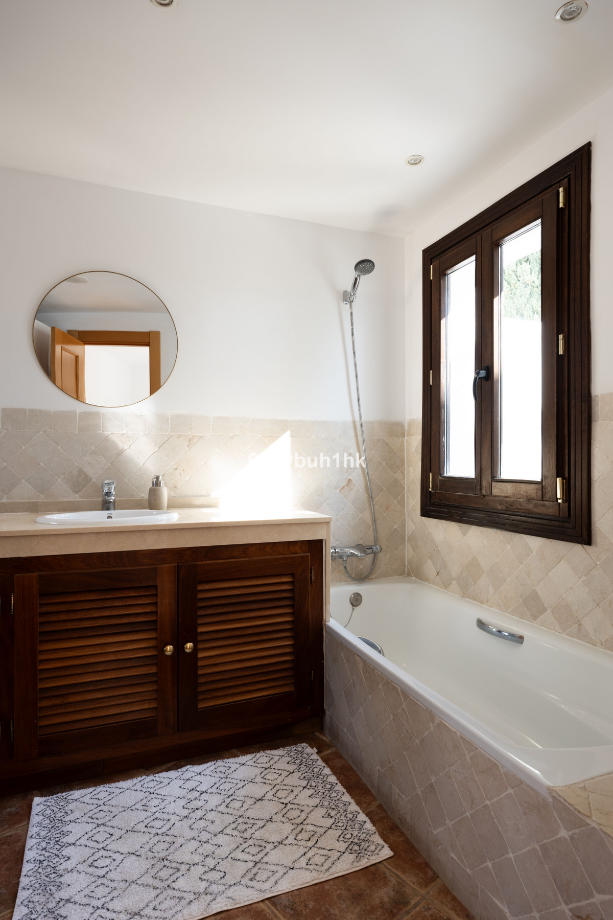 Villa for sale in Estepona