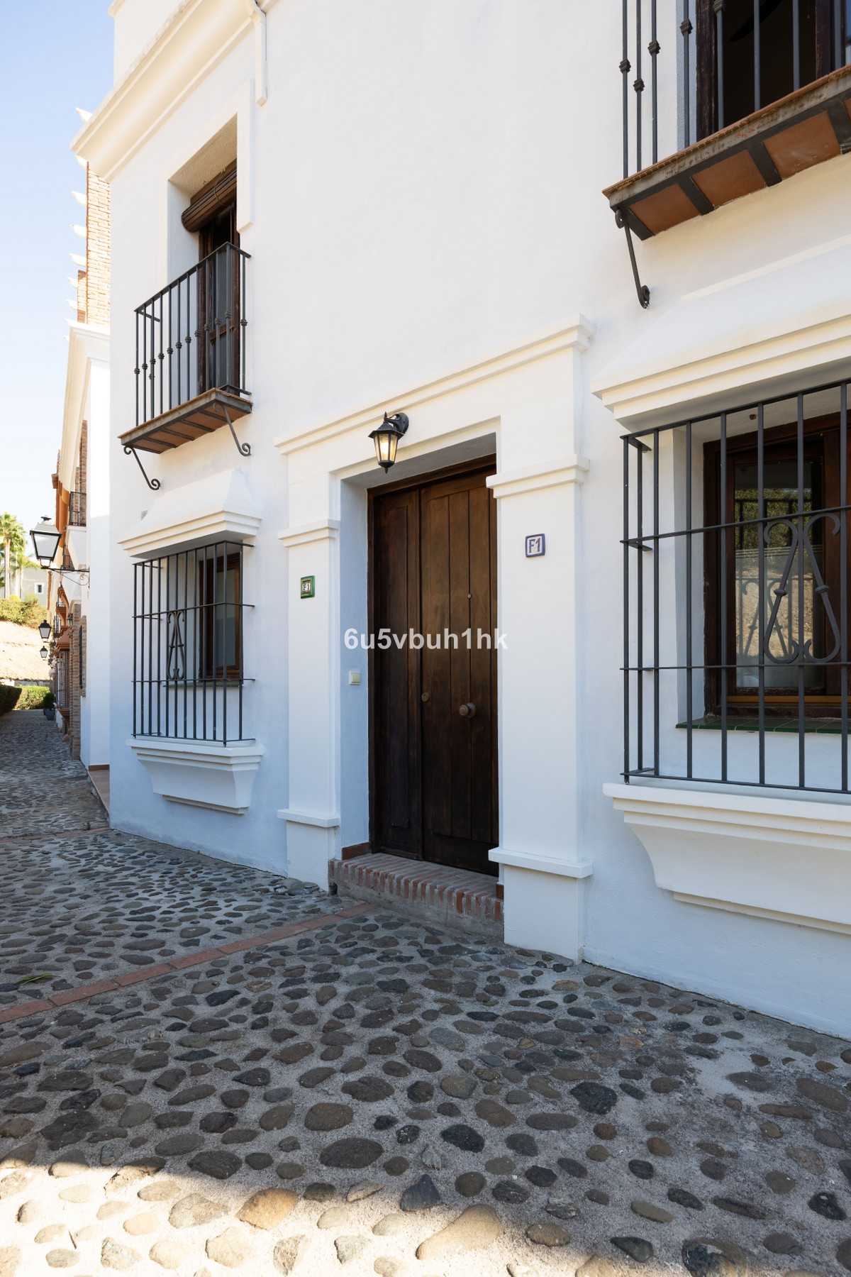 Villa for sale in Estepona